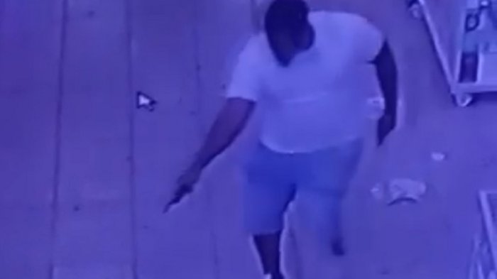 Balacera al interior de galpón en el Persa Bio Bío deja un muerto: Autor se da a la fuga