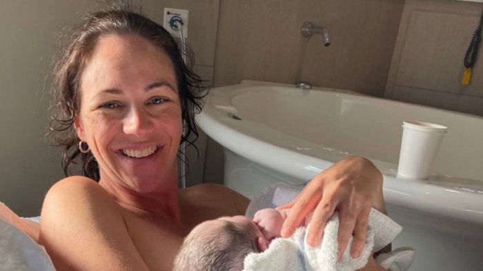 Mujer dio a luz a una guagua de 4.5 kilos sin anestesia: 