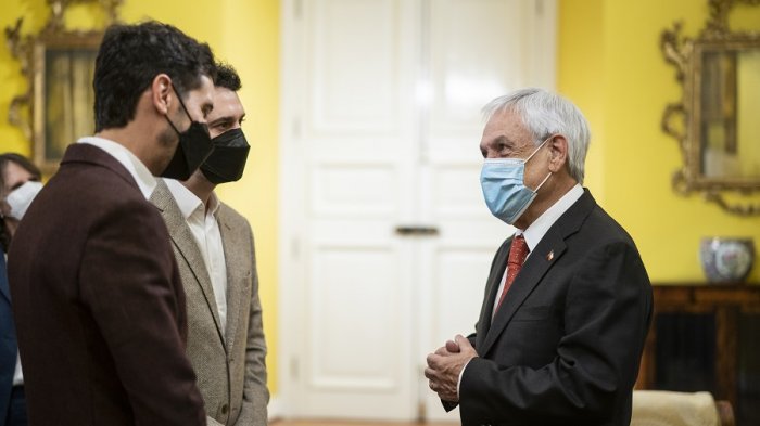 Pdte. Piñera a primera pareja que contrajo matrimonio igualitario: “Lo que más me impresionó era cómo se miraban”