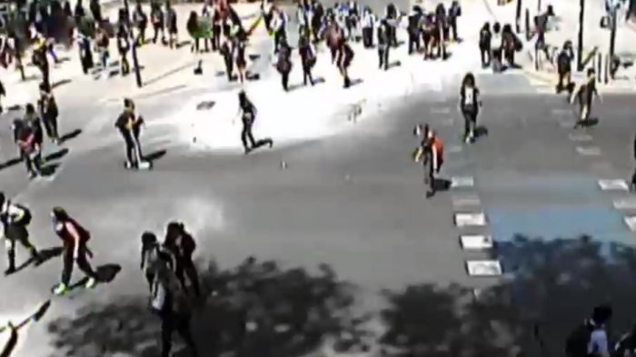 Funa contra grupo de estudiantes del Liceo Lastarria: Acusan filtración de fotos íntimas de alumnas