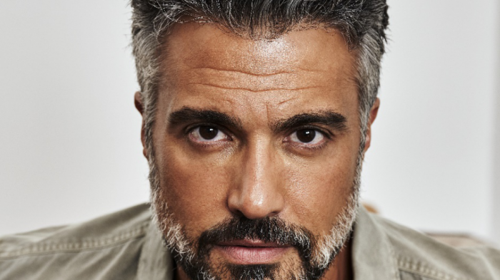 La estrella internacional Jaime Camil firma con Paramount+ para desarrollar una serie de proyectos