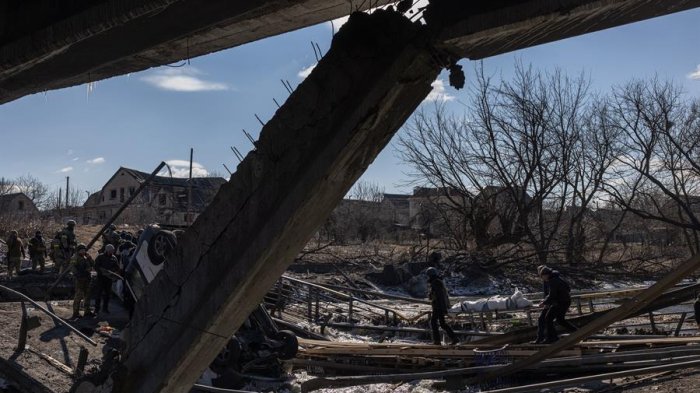 Ucrania reportó bombardeos rusos contra una base militar cerca de la frontera con Polonia