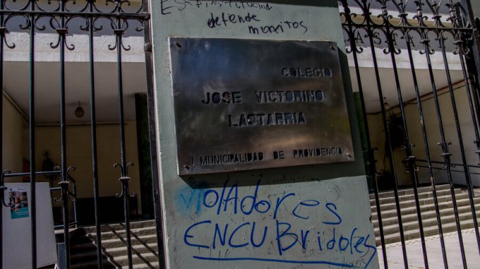 Aparecen otras acusaciones de acoso en liceos emblemáticos: Santiago y Providencia inician reuniones