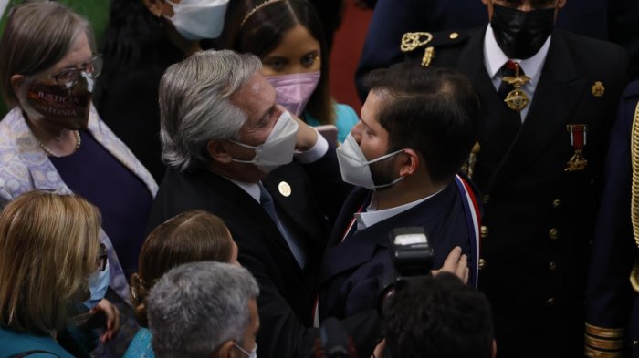 Presidente Gabriel Boric aseguró que su primer viaje internacional será a Argentina