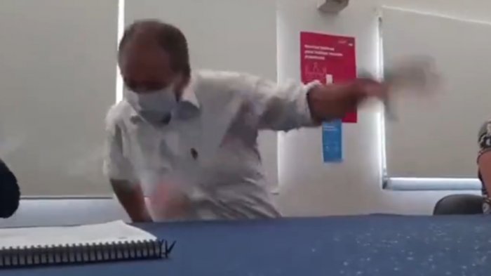 [VIDEO] Mujer lanzó botella con agua a gobernador del Biobío: Quedó detenida