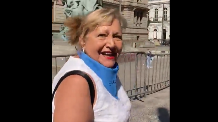 UDI condena agresión a constituyente Marcos Barraza (PC) y descarta que manifestante sea militante del partido