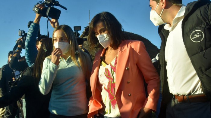 Lanzaron balazos al aire durante visita de ministra Izkia Siches y comitiva en La Araucanía