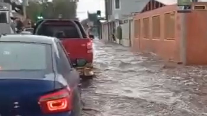 Sectores inundados: Se reportan intensas lluvias y tormentas eléctricas en Calama