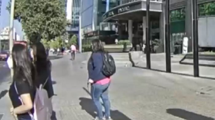 Aumentan los casos en bancos: Roban a víctimas cambiando mochilas mediante una distracción