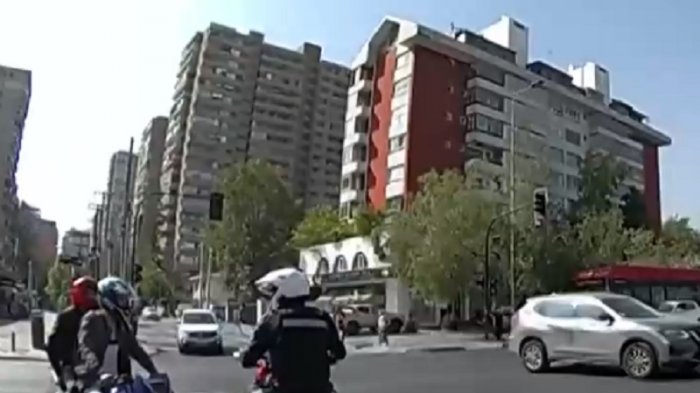 Escoltados por autos: Nueva forma de asaltar en moto