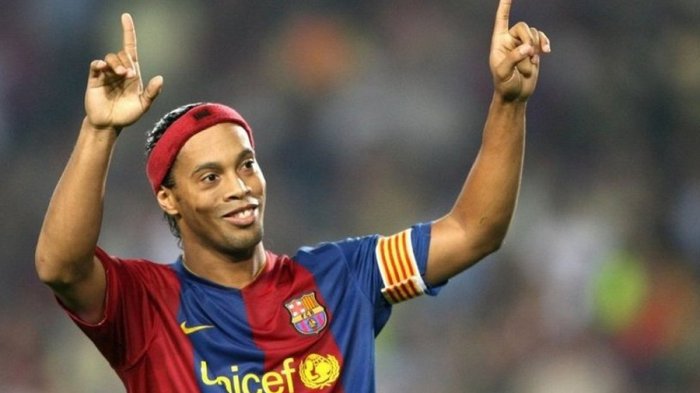 Fiestas, alcohol y magia: Las 3 polémicas que han marcado los 42 años de Ronaldinho Gaúcho