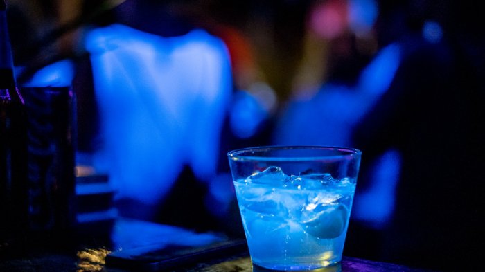 Perdió el conocimiento: Joven denunció que fue drogado y violado por hombre durante una cita