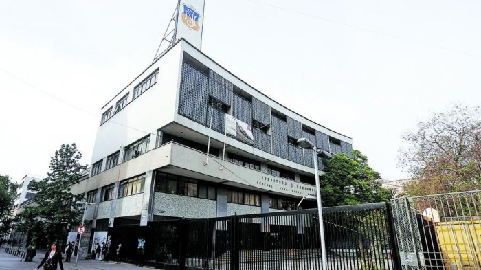 Instituto Nacional inicia investigación y suspende temporalmente a estudiante denunciado por acoso sexual