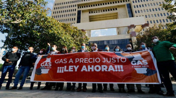 Más de 100 alcaldes llegaron al Congreso para solicitar la aceleración del proyecto de gas popular