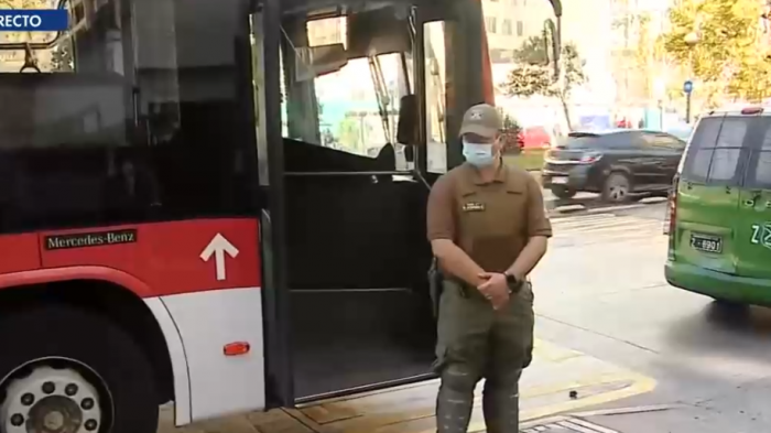 Está en estado grave: Taxista apuñaló a chofer del Transantiago en plena Alameda y se dio a la fuga