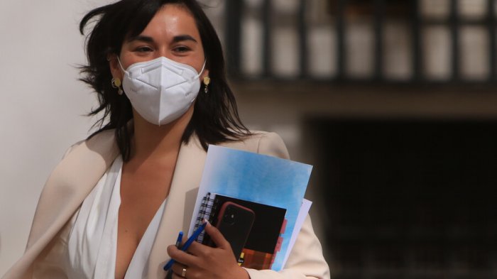 Ministra Izkia Siches respalda a Carabineros: 