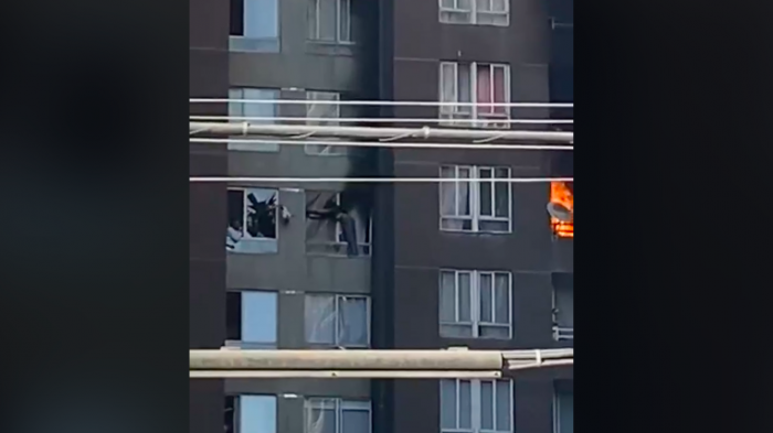 “Se quería tirar”: Madre logra salvar a su guagua de 1 mes sacándola por la ventana de un edificio en San Miguel