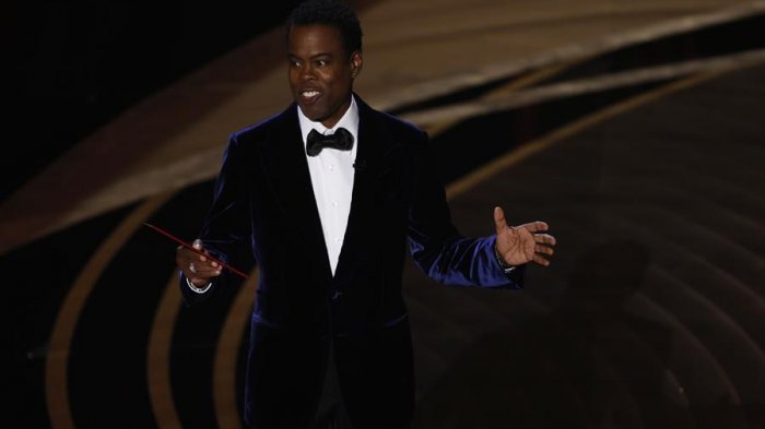 Chris Rock reaparece: Asegura que aún está procesando lo que ocurrió con Will Smith en los Oscar