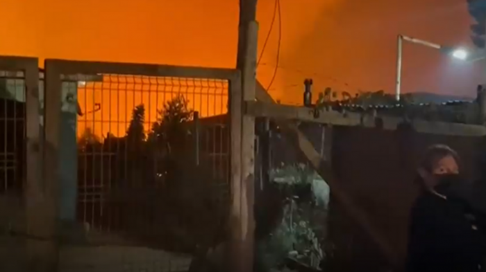 “Ojalá ponerlos tras las rejas”: Alcalde de Valparaíso presenta querella por incendio forestal en Laguna Verde