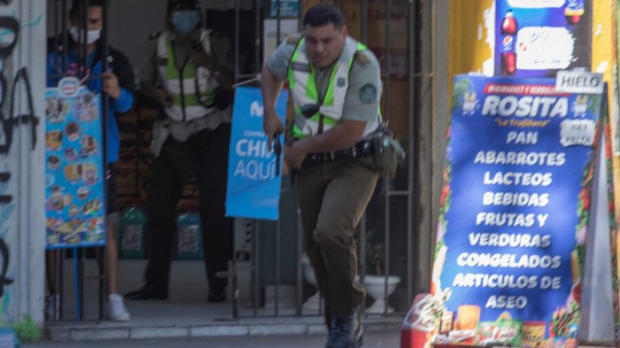 Carabinero que disparó en marcha se querelló por homicidio frustrado: Dijo que actuó por 