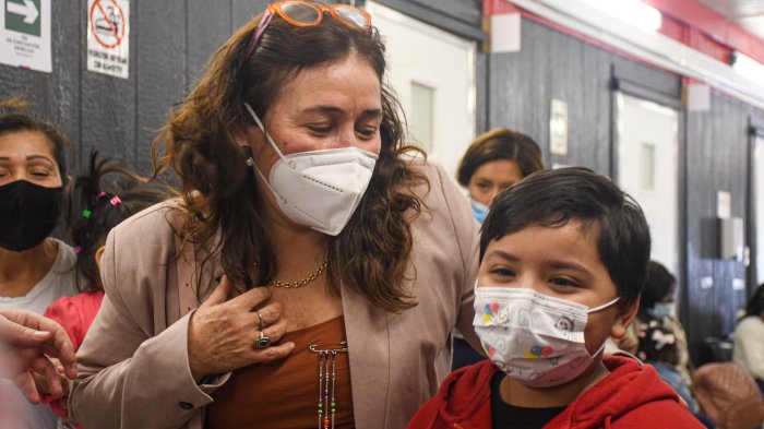 ¿Dejará de ser obligación usar mascarilla?: Gobierno evalúa flexibilizar su uso en espacios abiertos