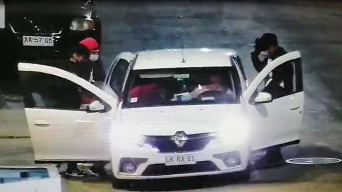 GPS los delató: Detienen a sujetos que robaron auto de conductor de app en Pudahuel