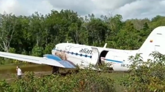 Impactante accidente aéreo: Avión se dio vuelta mientras despegaba en ciudad colombiana