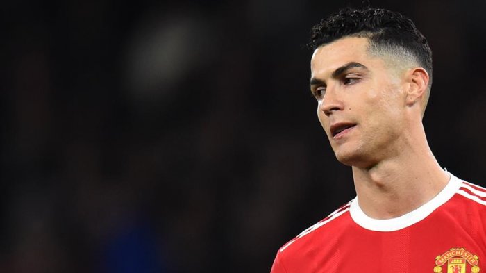 Policía inició investigación contra Cristiano Ronaldo tras tirar celular de hincha de Everton al suelo