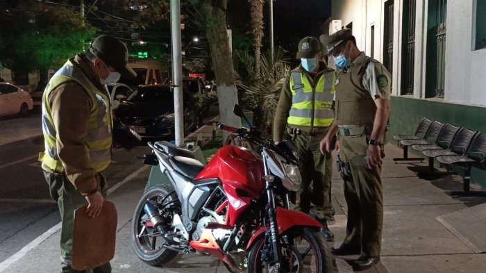 No llevaba casco: Niña de 6 años sufrió un accidente en moto junto a su padrastro