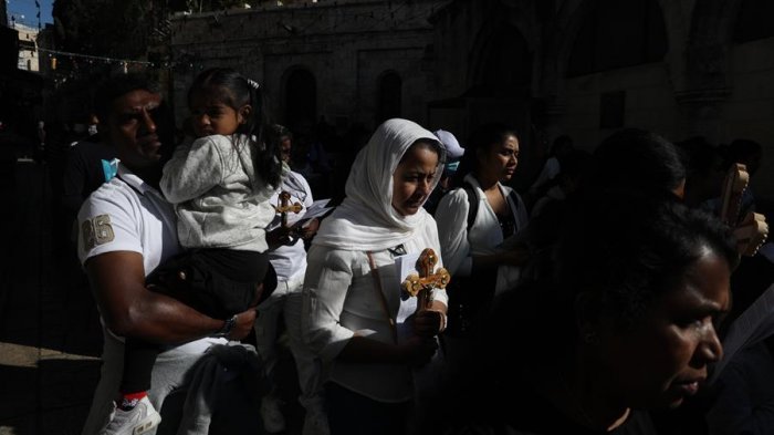 Más de 150 palestinos y tres policías israelíes heridos marcan celebración del Viernes Santo en Jerusalén