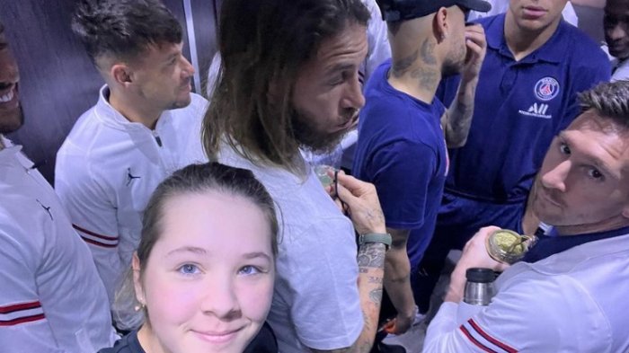 Las selfies que dan la vuelta al mundo: Joven deportista se encontró con Messi, Neymar y figuras del PSG en ascensor