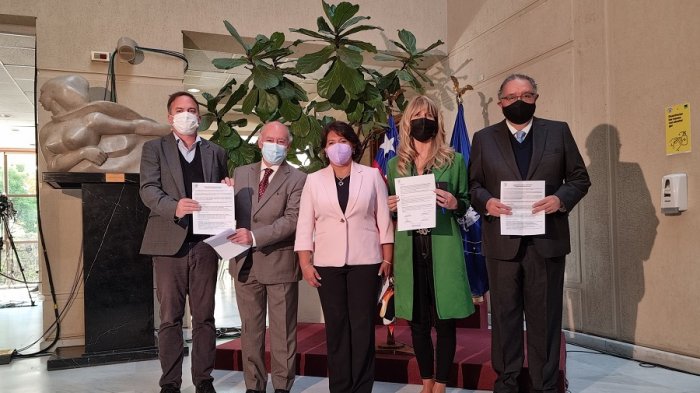 “Agenda para ordenar la casa”: Las 6 propuestas que senadoras y senadores DC piden implementar al gobierno