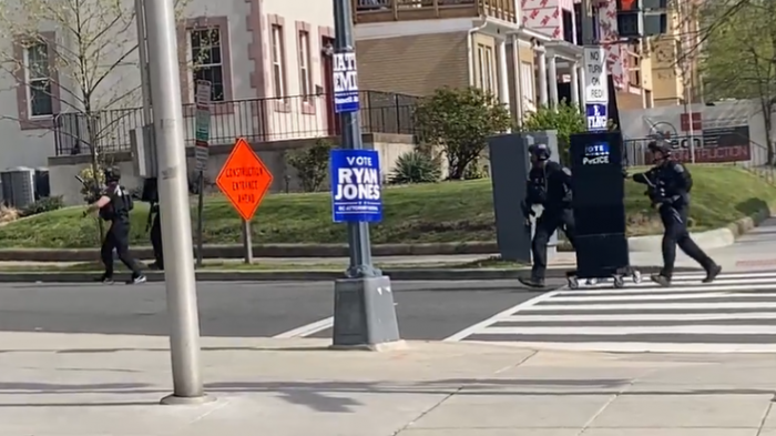 Registran tiroteo en cercanías de recintos universitarios de Washington: Hay tres personas heridas