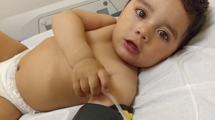 La incansable lucha de una madre por salvar a su hijo de dos años: 