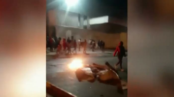 48 detenidos tras masivo saqueo a supermercado en Talagante: Investigan si se organizó por redes sociales