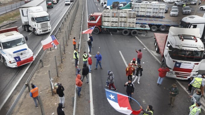 Gobierno anuncia querella por Ley de Seguridad del Estado contra camioneros