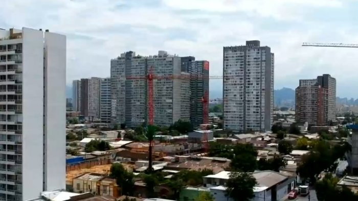 Tras los efectos de la pandemia y la inflación: Alzas en arriendos golpean a la clase media