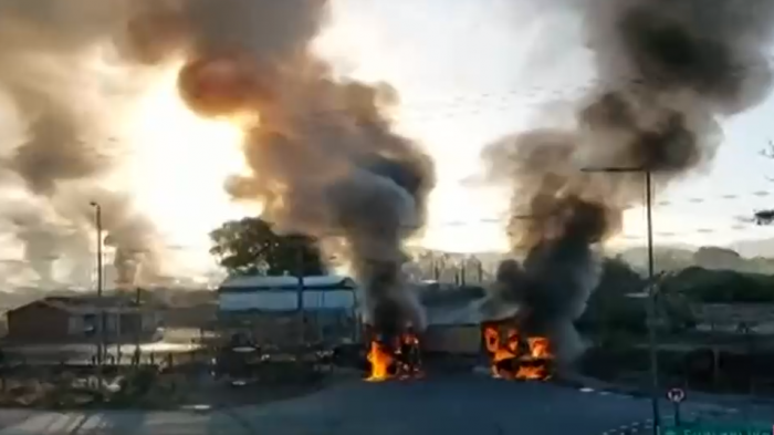 Encapuchados quemaron cerca de 30 camiones en nuevo ataque en el Biobío