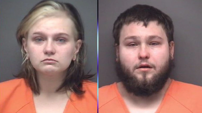 Detienen a dos jóvenes padres acusados de dejar morir de hambre a su guagua de tres meses