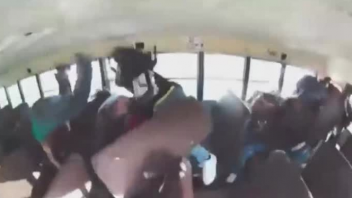 Impactante video de accidente en furgón muestra los riesgos de no usar cinturón