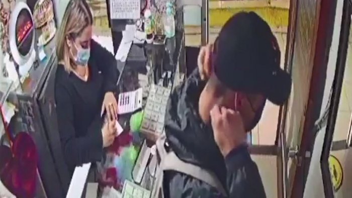 Hasta se probó la cadena: Detienen a sujeto que robó $2.700.000 en joyas