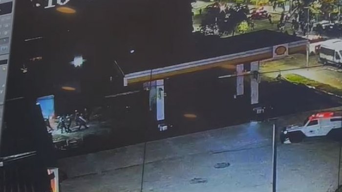 Registran el momento en que farmacia fue saqueada cerca de la ex Posta Central