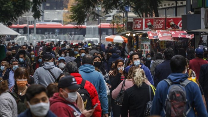 Con la Región Metropolitana incluida: ¿Cuáles son las comunas que retrocedieron de fase este jueves?