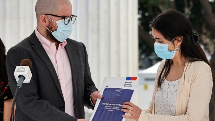 Jackson se reunió con mesa directiva de la CC y entregó recomendaciones para comisión de normas transitorias