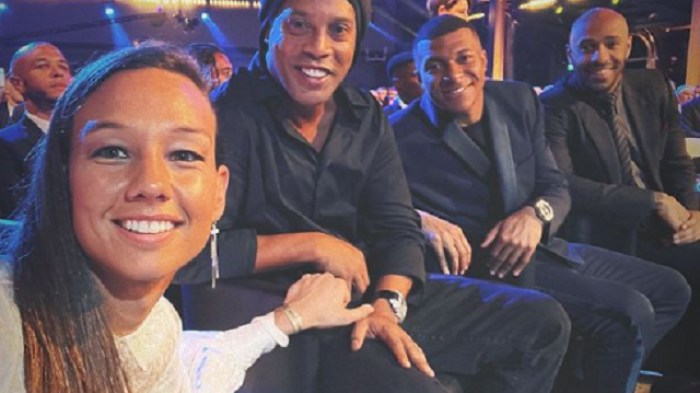 “Mejor foto o mejor foto”: La sensacional selfie de Tiane Endler con Mbappé, Ronaldinho y Henry