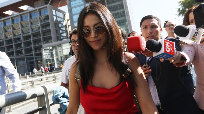 Loreto Aravena le pidió a su pareja que consiguiera reportaje contra López antes de su publicación