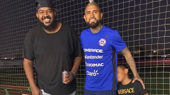 Ex guardaespaldas de Arturo Vidal ofrece servicios para personas que realizan trámites riesgosos