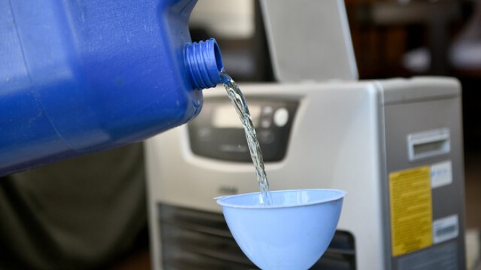 Mario Marcel anuncia que desde la próxima semana bajarán los precios de la parafina