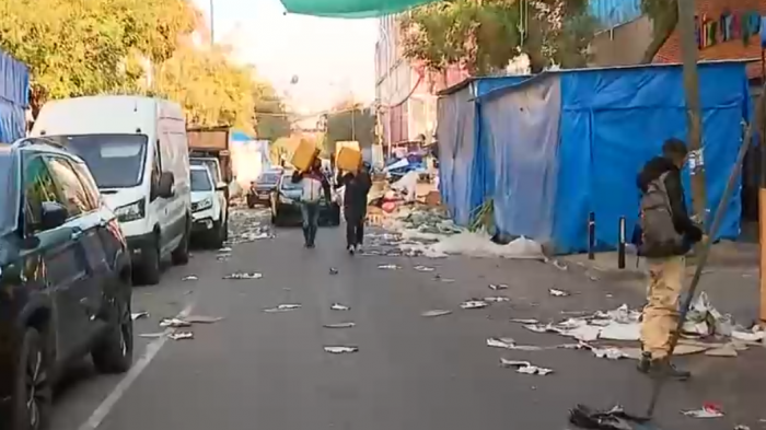 Comercio informal en Meiggs: Retiran más de 70 toldos azules y locatarios comprometen 