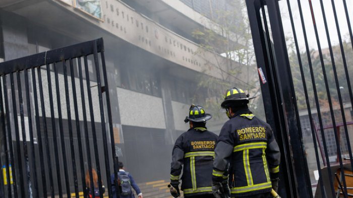 [VIDEO] Así quedó el Instituto Nacional tras incendio que afectó sus dependencias